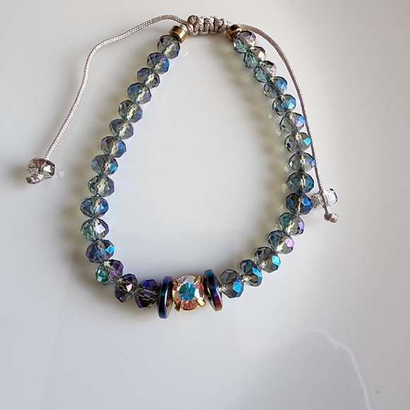 Iridescent Beaded Bracelet - Picture 5 of 7